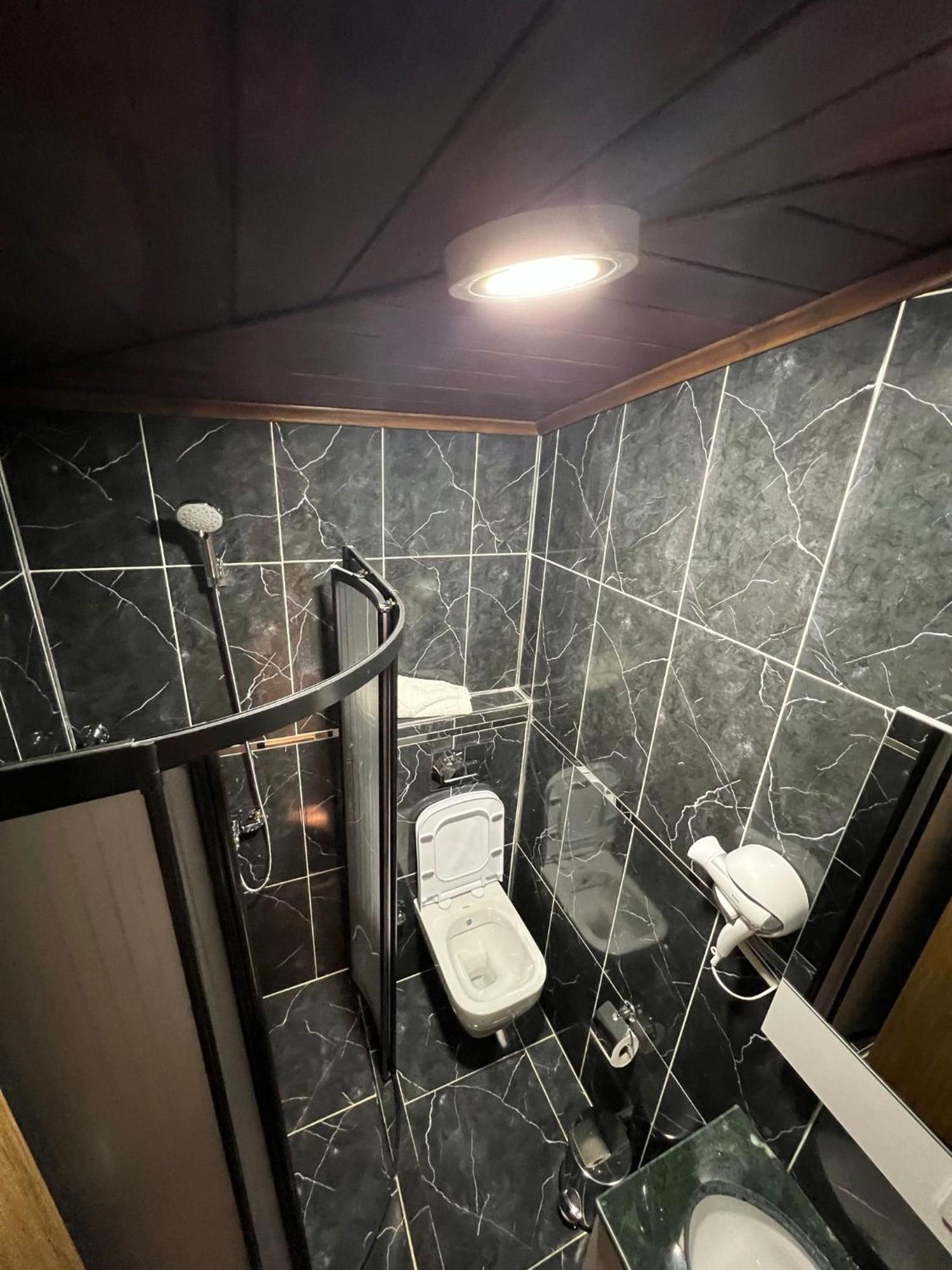 Bonita Hotel Istanbul Exterior photo